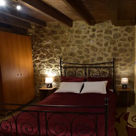 Guest house Paliokastro