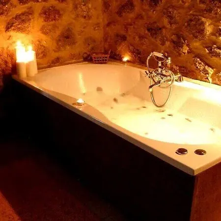 Paliokastro Pensjonat 3*